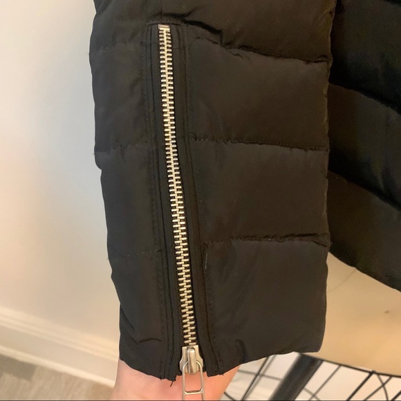 Almost new Moose Knuckles womens lightweight down jacket small - Picture 4 of 7